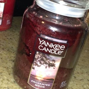Yankee Candle (enchanted moon)